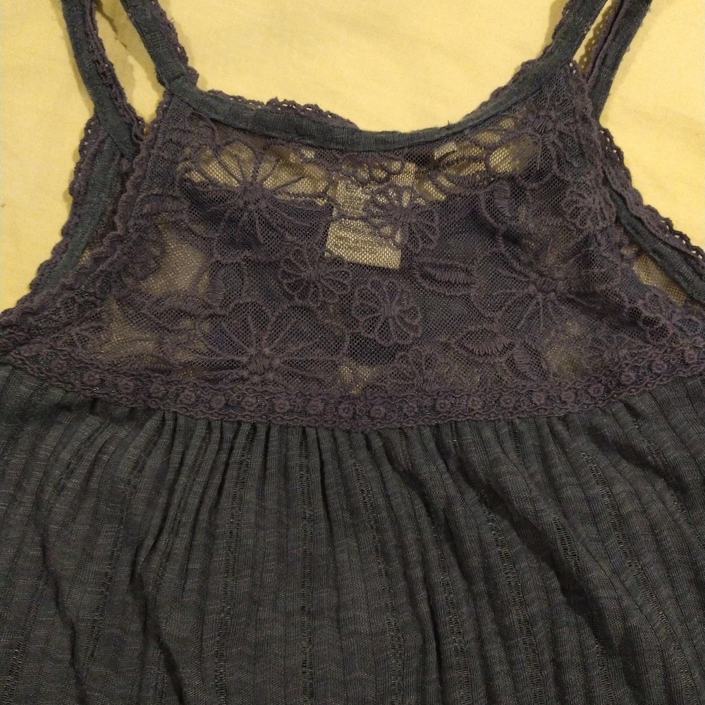 American Rag Embroidered Flowy Top - Picture 4 of 6